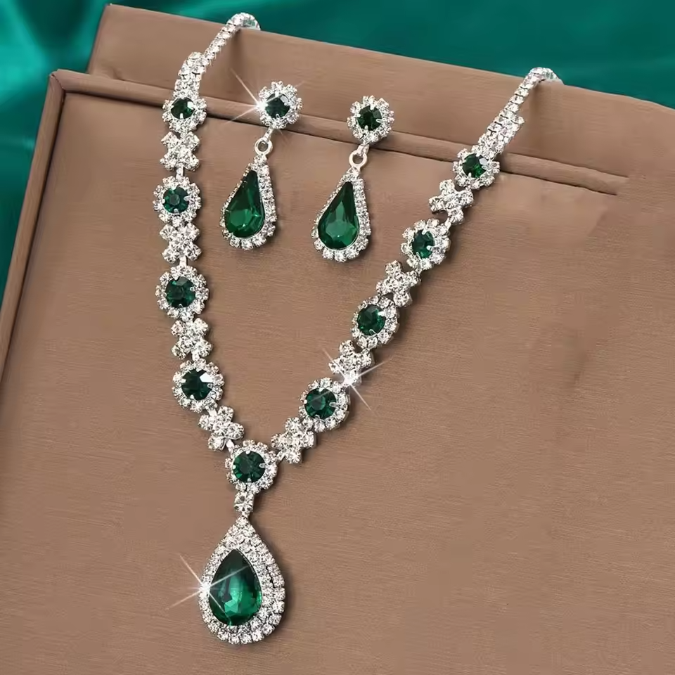 Fashionable Crystal Jewelry Necklace Earring Set Premium Luxury Pendant Necklace Original Design Inlaid Zircon Dangle Earrings